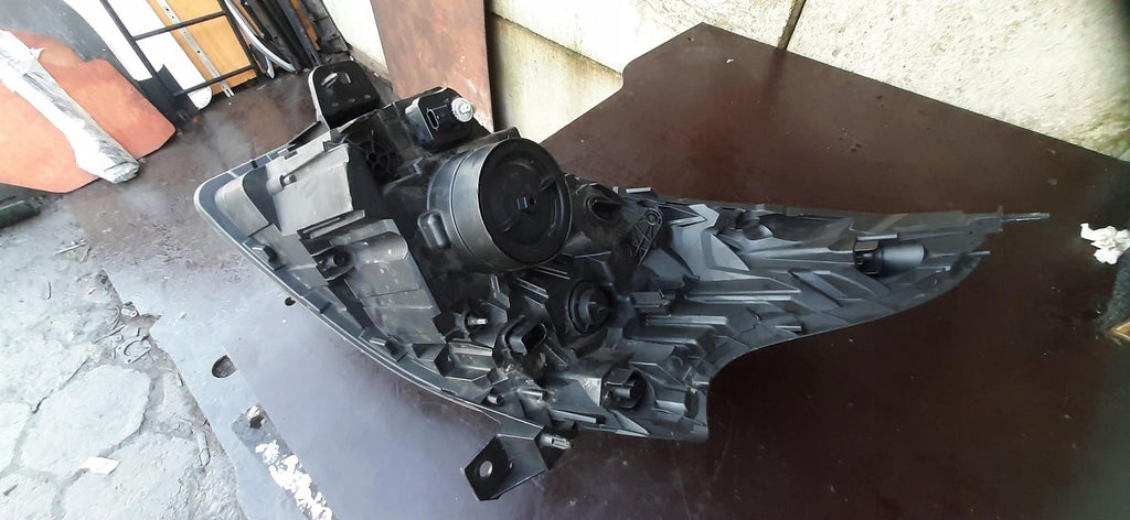 Frontscheinwerfer Renault Trafic III 260109424R Rechts Scheinwerfer Headlight SCH2722870365rh