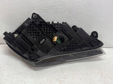 Laden Sie das Bild in den Galerie-Viewer, Frontscheinwerfer Skoda Superb III 3V1941015B LED Ein Stück (Rechts oder Links)