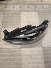 Load image into Gallery viewer, Frontscheinwerfer Ford Focus JX7B13E017AF Links Scheinwerfer Headlight SCH6887798381ch