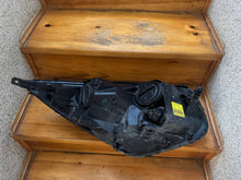 Laden Sie das Bild in den Galerie-Viewer, Frontscheinwerfer Kia Venga Links Scheinwerfer Headlight