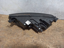 Laden Sie das Bild in den Galerie-Viewer, Frontscheinwerfer Skoda Octavia IV 5E4941016A LED Rechts Scheinwerfer Headlight SCH9878409224uu
