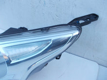 Laden Sie das Bild in den Galerie-Viewer, Frontscheinwerfer Ford B-Max 04615099900010 28022015 Ein Satz Headlight SCH2412312377nx