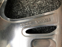 Laden Sie das Bild in den Galerie-Viewer, 1x Alufelge 17 Zoll 7.0&quot; 5x108 52ET 31302677 Volvo V40 Rim Wheel