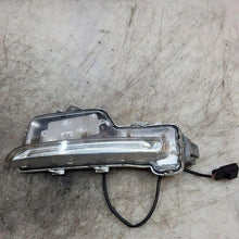 Load image into Gallery viewer, Frontscheinwerfer Volvo V60 I 31353289 Vorderseite Scheinwerfer Headlight SCH2559353255pk