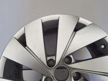 Load image into Gallery viewer, 1x Alufelge 17 Zoll 7.5" 5x112 51ET Glanz Silber 5H0601025C VW Golf Rim Wheel FEL4535512086iz