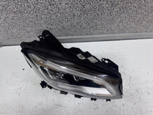 Laden Sie das Bild in den Galerie-Viewer, Frontscheinwerfer Mercedes-Benz Gla A1569067600 Rechts Scheinwerfer Headlight SCH9894974699ya