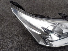 Laden Sie das Bild in den Galerie-Viewer, Frontscheinwerfer Toyota Avensis Rechts Scheinwerfer Headlight SCH1555289193wc