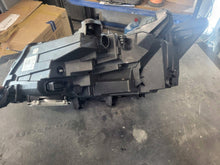 Load image into Gallery viewer, Frontscheinwerfer VW Transporter 12033060000 Rechts Scheinwerfer Headlight SCH6568406939jk