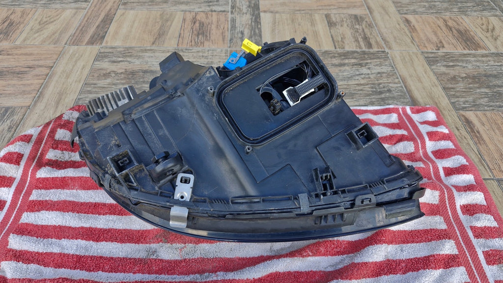 Frontscheinwerfer Mercedes-Benz T-Model S205 A2059068701 030128423104 LED Links