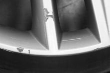 Load image into Gallery viewer, 1x Alufelge 17 Zoll 7.0&quot; 5x100 46ET Glanz Silber 6V0601025 Skoda Rim Wheel