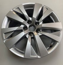 Load image into Gallery viewer, 1x Alufelge 17 Zoll 7.0" 5x108 42ET Glanz Silber 9809687177 Peugeot 5008 FEL7060973194nt