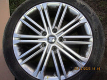 Load image into Gallery viewer, 1x Alufelge 17 Zoll 7.0&quot; 5x112 49ET Glanz Grau 5F0601025S Seat Leon Rim Wheel