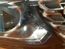 Laden Sie das Bild in den Galerie-Viewer, Frontscheinwerfer Peugeot Rifter 90146218 Rechts Scheinwerfer Headlight SCH9845840425tv