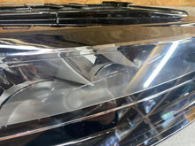 Laden Sie das Bild in den Galerie-Viewer, Frontscheinwerfer Skoda Superb 941016C Full LED Rechts Scheinwerfer Headlight