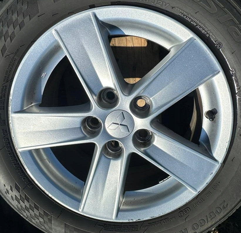 4x Alufelge 16 Zoll 6.5" 5x114.3 46ET Glanz Mitsubishi Lancer I Rim Wheel FEL8134258928de