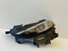 Laden Sie das Bild in den Galerie-Viewer, Frontscheinwerfer Mazda 3 BCJH-51040 Links Scheinwerfer Headlight SCH4205253442zl