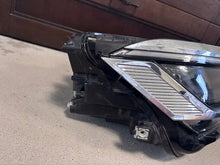 Laden Sie das Bild in den Galerie-Viewer, Frontscheinwerfer VW Touareg 761941082 LED Rechts Scheinwerfer Headlight