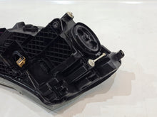 Laden Sie das Bild in den Galerie-Viewer, Frontscheinwerfer Skoda Superb III 3V1941015A 3V1941016A Xenon Rechts oder Links