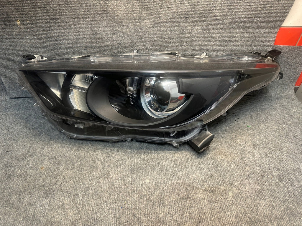 Frontscheinwerfer Toyota IV Yaris 81170-K0060 Links Scheinwerfer Headlight SCH7352300918mv