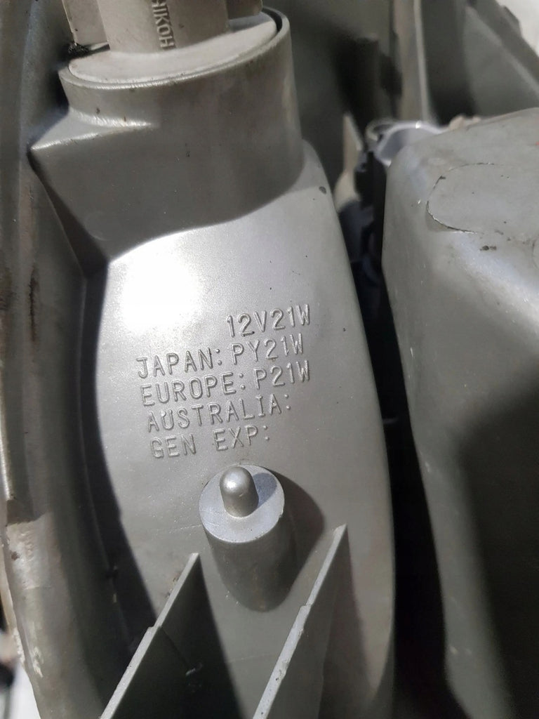 Frontscheinwerfer Toyota Yaris Links Scheinwerfer Headlight SCH3981335488bs