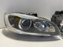 Load image into Gallery viewer, Frontscheinwerfer Volvo S60 V60 31395902 31395903 Xenon Ein Satz Headlight SCH7155820518ak