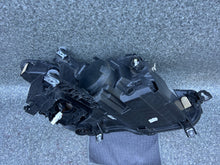 Laden Sie das Bild in den Galerie-Viewer, Frontscheinwerfer Seat Leon 5FB941005D Links Scheinwerfer Headlight SCH4977940406ko
