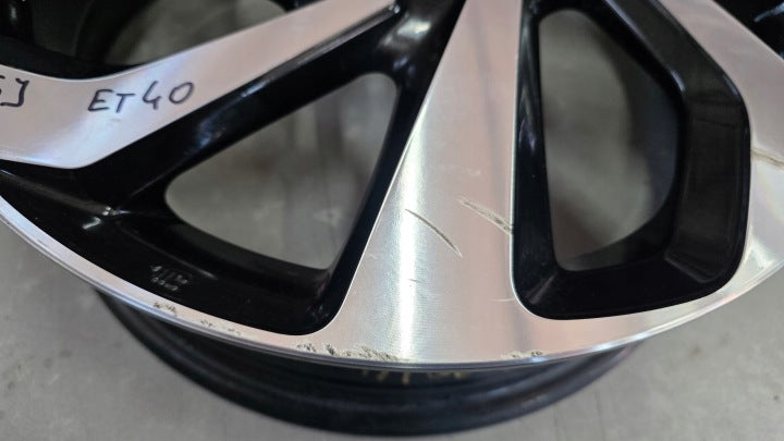 1x Alufelge 17 Zoll 5.0" 4x100 40ET Glanz CMS1210-7 Toyota Aygo X Rim Wheel FEL5778647740zh
