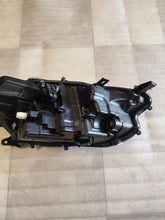 Load image into Gallery viewer, Frontscheinwerfer Toyota Yaris EUK0-8 LED Links Scheinwerfer Headlight SCH2139761572vw