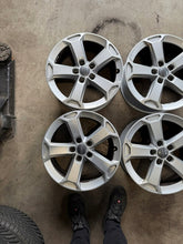 Laden Sie das Bild in den Galerie-Viewer, 4x Alufelge 17 Zoll 7.0" 5x112 45ET 81A0714978Z8 Audi Rim Wheel FEL8162116048ad