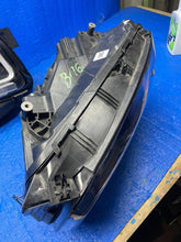 Laden Sie das Bild in den Galerie-Viewer, Frontscheinwerfer Mercedes-Benz Glb A2479062400 A2479062300 Rechts oder Links SCH4644920563kq