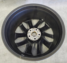 Laden Sie das Bild in den Galerie-Viewer, 1x Alufelge 19 Zoll 8.0&quot; 5x112 45ET 81A601025AC Audi Q2 Rim Wheel