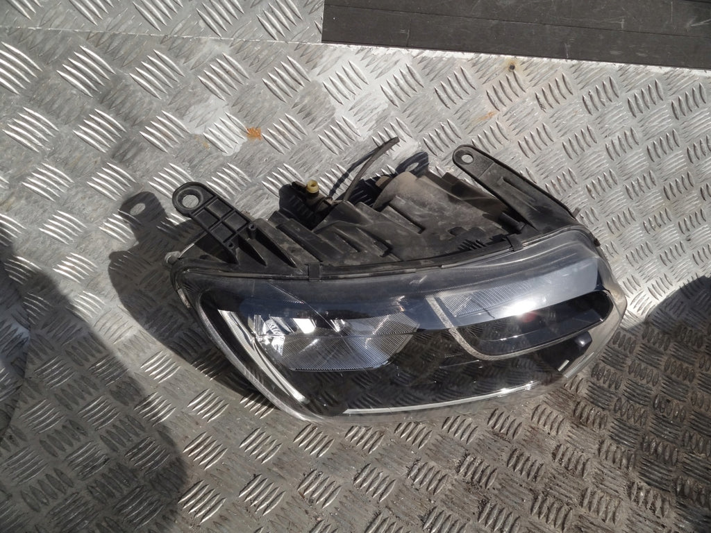 Frontscheinwerfer Dacia Duster 260101133R Rechts Scheinwerfer Headlight SCH2273993508ss