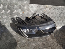 Laden Sie das Bild in den Galerie-Viewer, Frontscheinwerfer Dacia Duster 260101133R Rechts Scheinwerfer Headlight SCH2273993508ss
