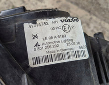 Load image into Gallery viewer, Frontscheinwerfer Volvo C70 31214782 Rechts Scheinwerfer Headlight SCH1367666312ty