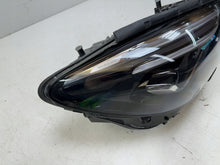Laden Sie das Bild in den Galerie-Viewer, Frontscheinwerfer Mercedes-Benz W247 A2479060605I LED Rechts Headlight SCH9398718268jn