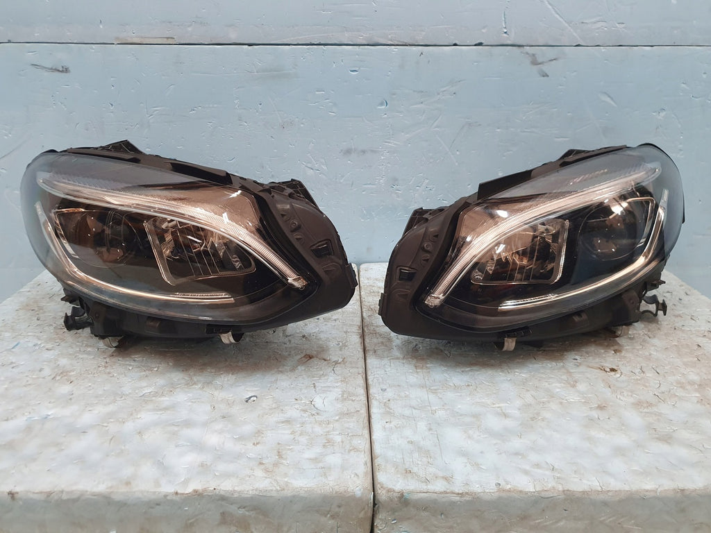 Frontscheinwerfer Mercedes-Benz W246 A2469063401 LED Rechts oder Links