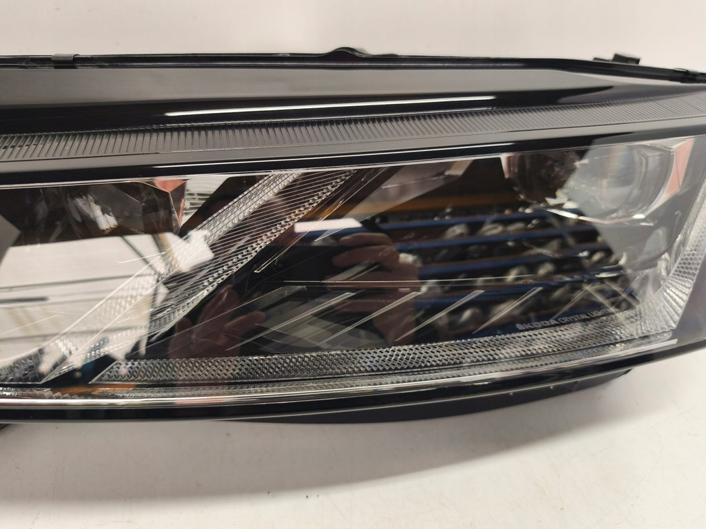 Frontscheinwerfer Skoda Octavia IV 5E4941015A LED Links Scheinwerfer Headlight SCH9318209161ib