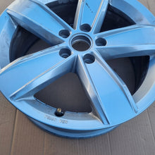 Laden Sie das Bild in den Galerie-Viewer, 1x Alufelge 17 Zoll 6.5" 5x112 38ET 5NA071497 VW Tiguan Rim Wheel FEL4499556954ty