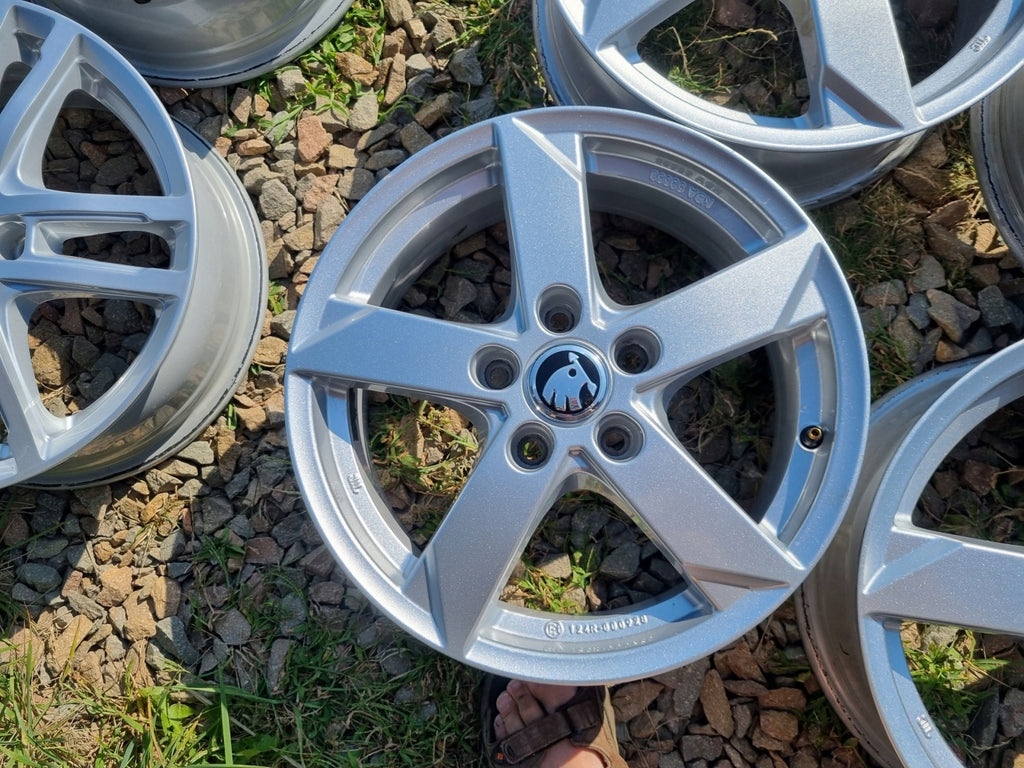 4x Alufelge 16 Zoll 6.5" 5x112 46ET Glanz KBA50553 Skoda Octavia I Rim Wheel FEL4913506988fk