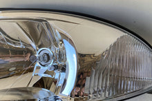 Laden Sie das Bild in den Galerie-Viewer, Frontscheinwerfer Ford WR2A13006 Links Scheinwerfer Headlight