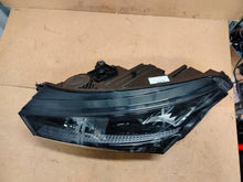Laden Sie das Bild in den Galerie-Viewer, Frontscheinwerfer Skoda Enyaq 5LB941015 LED Links Scheinwerfer Headlight