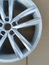 Load image into Gallery viewer, 1x Alufelge 18 Zoll 8.0" 5x112 44ET Glanz Silber 3G0601025H VW Passat B8 FEL8716927484wg