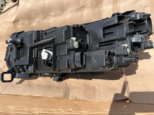 Laden Sie das Bild in den Galerie-Viewer, Frontscheinwerfer VW 571941059 Rechts Scheinwerfer Headlight SCH3819592461bc