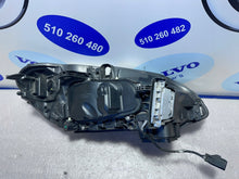 Laden Sie das Bild in den Galerie-Viewer, Frontscheinwerfer Volvo Xc60 31420249 Xenon Links Scheinwerfer Headlight