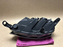 Laden Sie das Bild in den Galerie-Viewer, Frontscheinwerfer Skoda Rapid 5JB941018 Rechts Scheinwerfer Headlight SCH1396256983jq