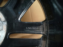 Laden Sie das Bild in den Galerie-Viewer, 1x Alufelge 18 Zoll 7.0&quot; 5x112 43ET Glanz Schwarz 5FJ601025 Seat Tarraco