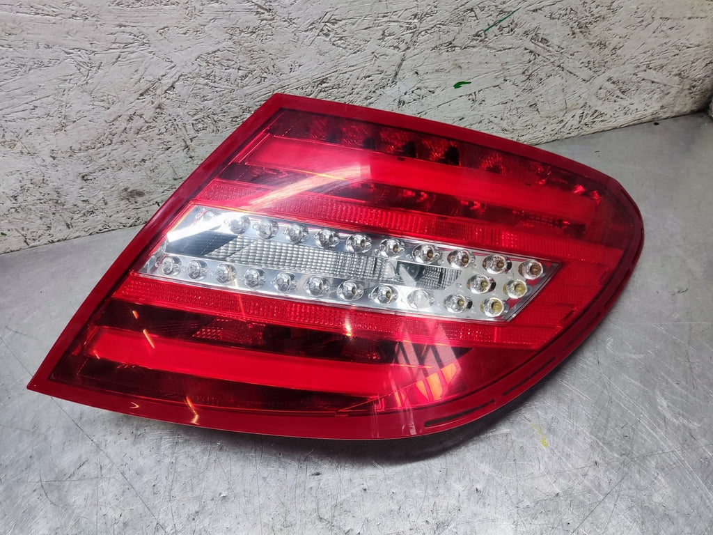 Rückleuchte Mercedes-Benz W204 2048205864 Rechts Rearlight