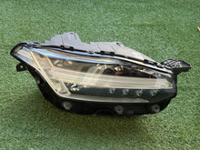 Laden Sie das Bild in den Galerie-Viewer, Frontscheinwerfer Volvo Xc90 I 31468583 Rechts Scheinwerfer Headlight SCH3595680751da