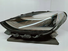 Laden Sie das Bild in den Galerie-Viewer, Frontscheinwerfer Tesla Model 3 5yj3 1077375-00-C 2017-5YJ3 Full LED Links