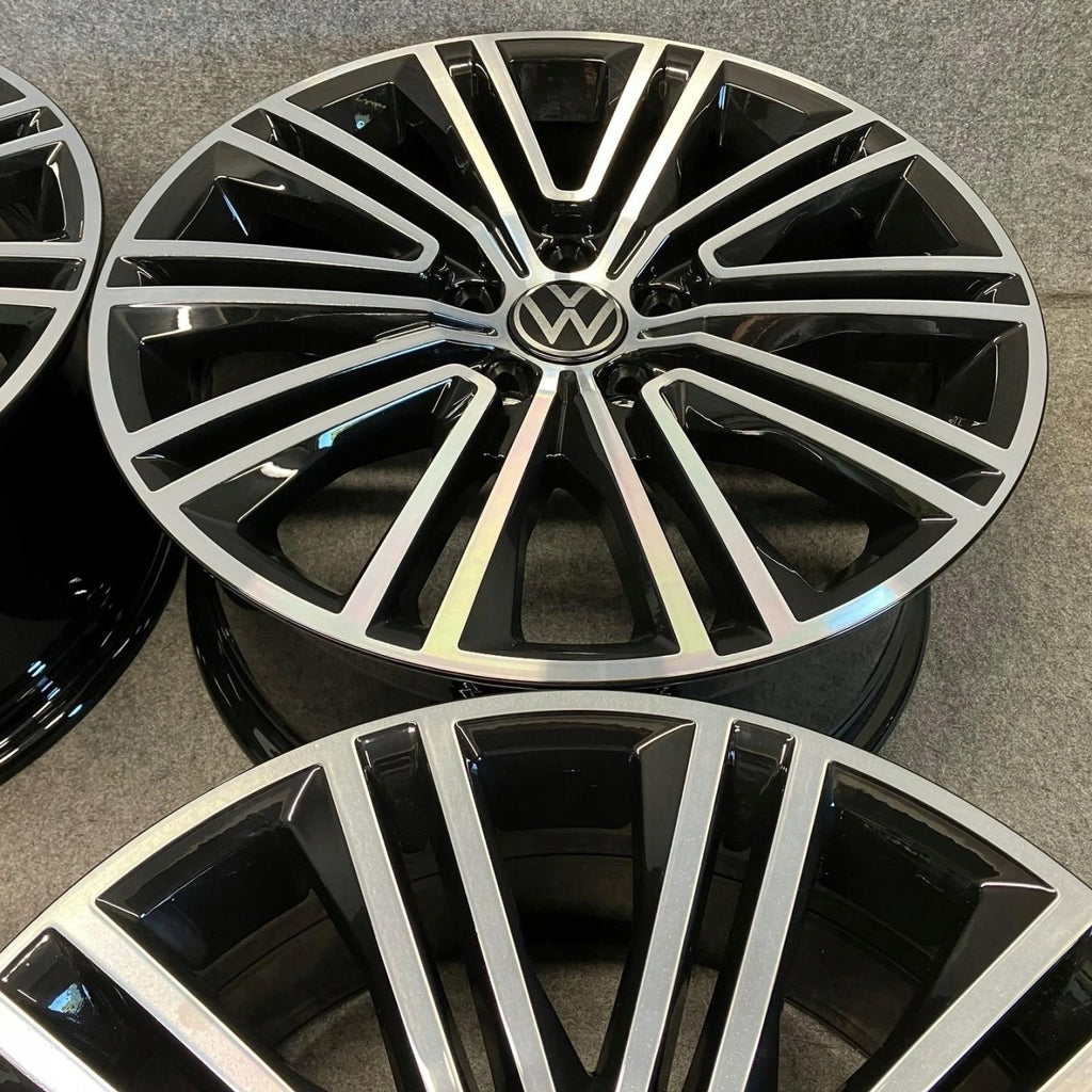4x Alufelge 18 Zoll 8.0" 5x112 44ET Glanz Schwarz 3AA601025L VW Passat B7 FEL3079932433ug
